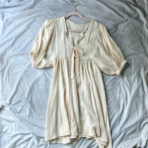 Elegant Cream Women's dress - Picture 1 of 4